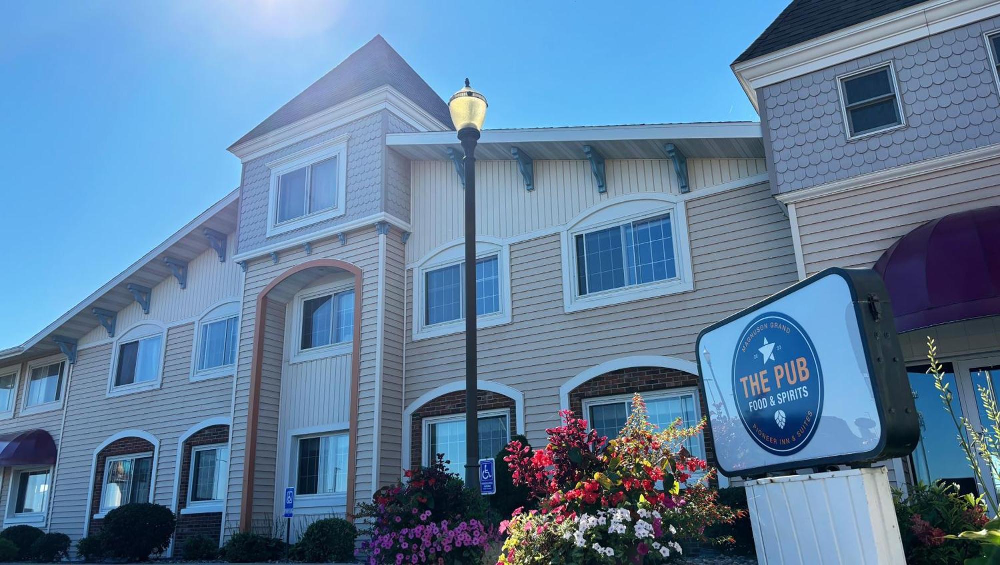 Magnuson Grand Pioneer And Mini-hôtel