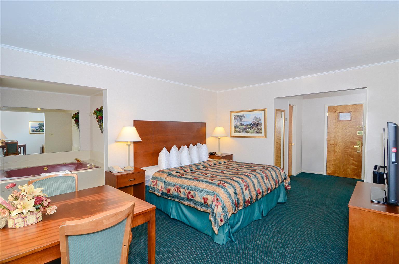 Inn Magnuson Grand Pioneer And 3*