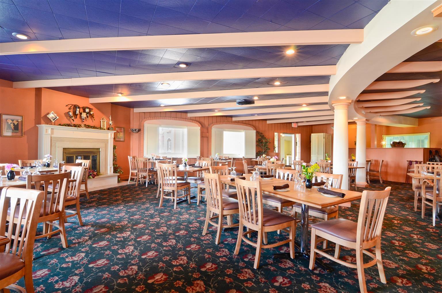Inn Magnuson Grand Pioneer And Escanaba